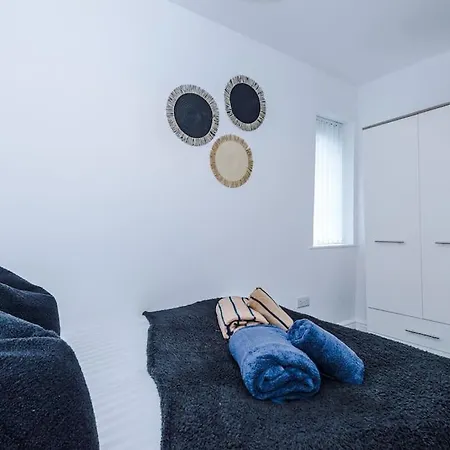 Stylish Home, Games Room, Sleeps 6, Large Driveway, Perfect For Groups Manchester Exterior photo
