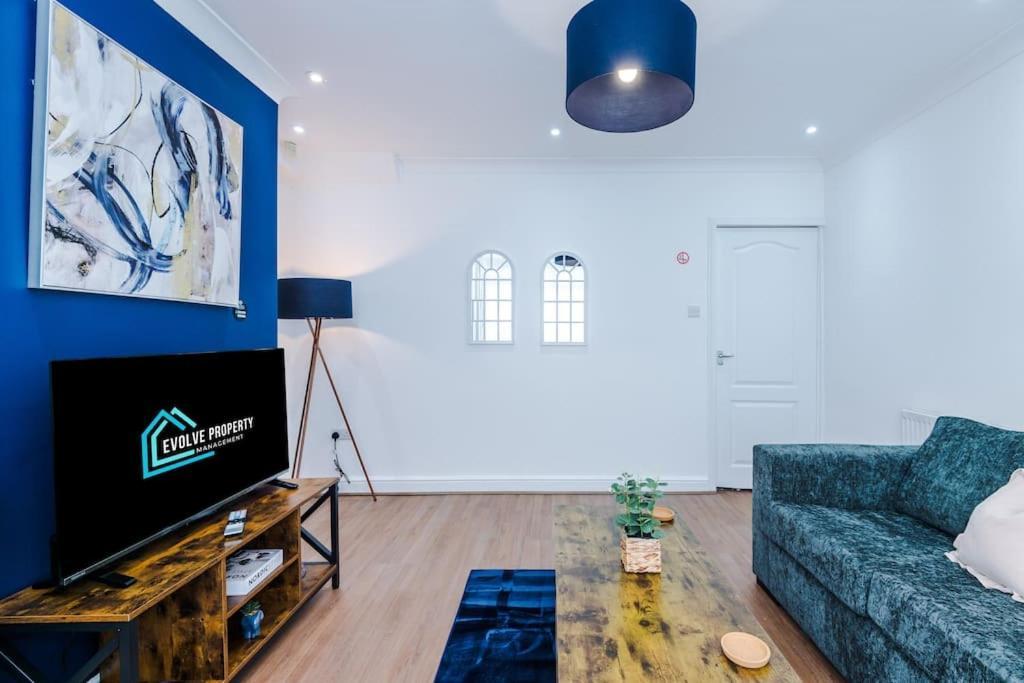 Apartamento Stylish Home, Games Room, Sleeps 6, Large Driveway, Perfect For Groups Manchester