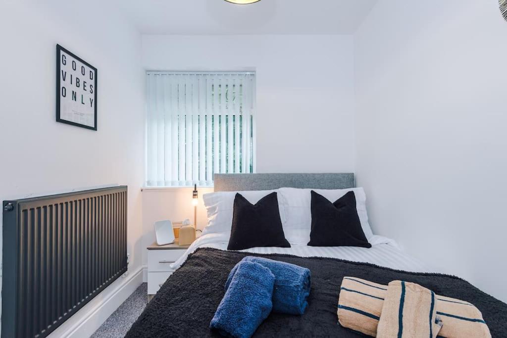 Apartamento Stylish Home, Games Room, Sleeps 6, Large Driveway, Perfect For Groups