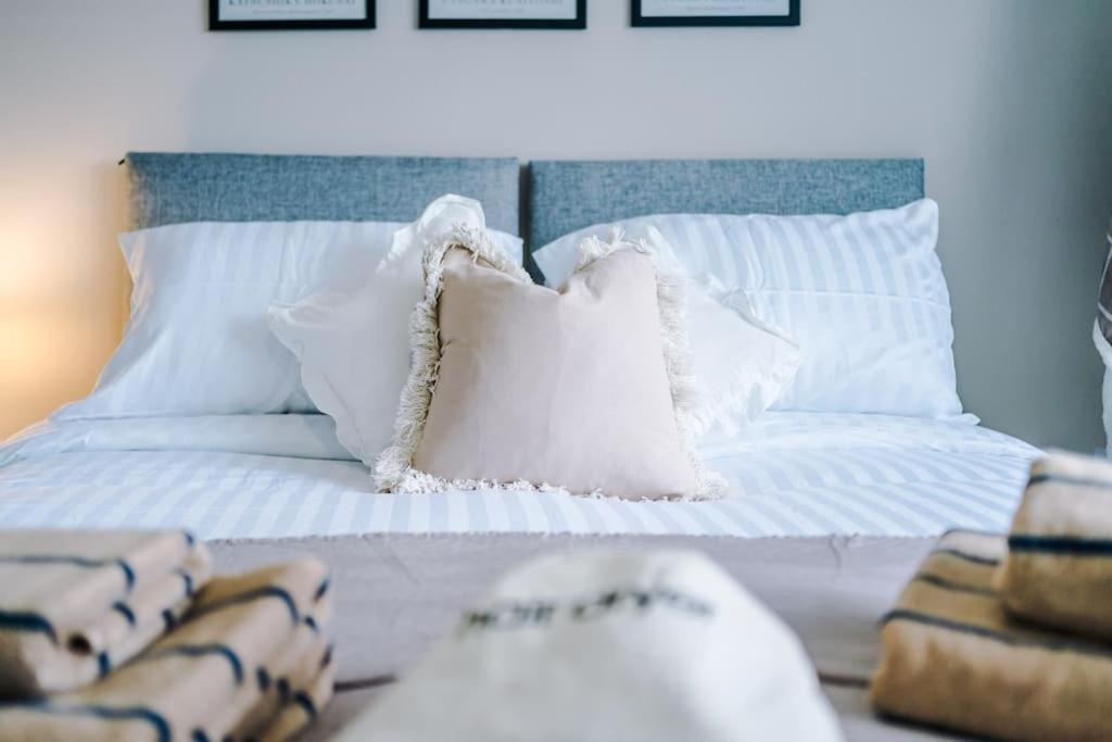 Apartamento Stylish Home, Games Room, Sleeps 6, Large Driveway, Perfect For Groups Manchester