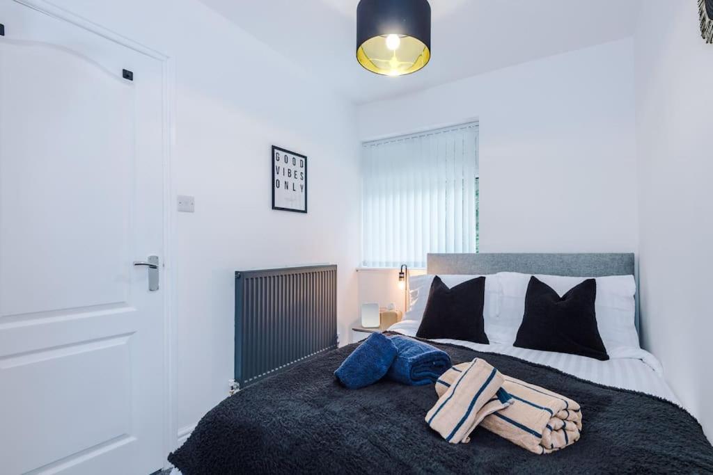Stylish Home, Games Room, Sleeps 6, Large Driveway, Perfect For Groups Apartamento