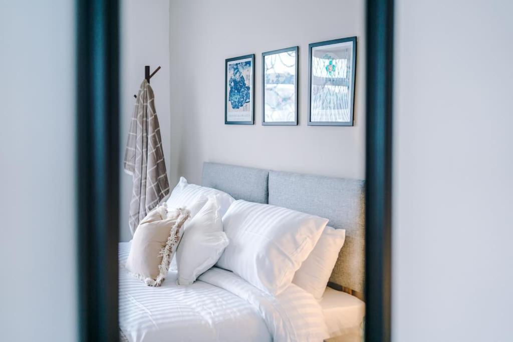 Stylish Home, Games Room, Sleeps 6, Large Driveway, Perfect For Groups Manchester